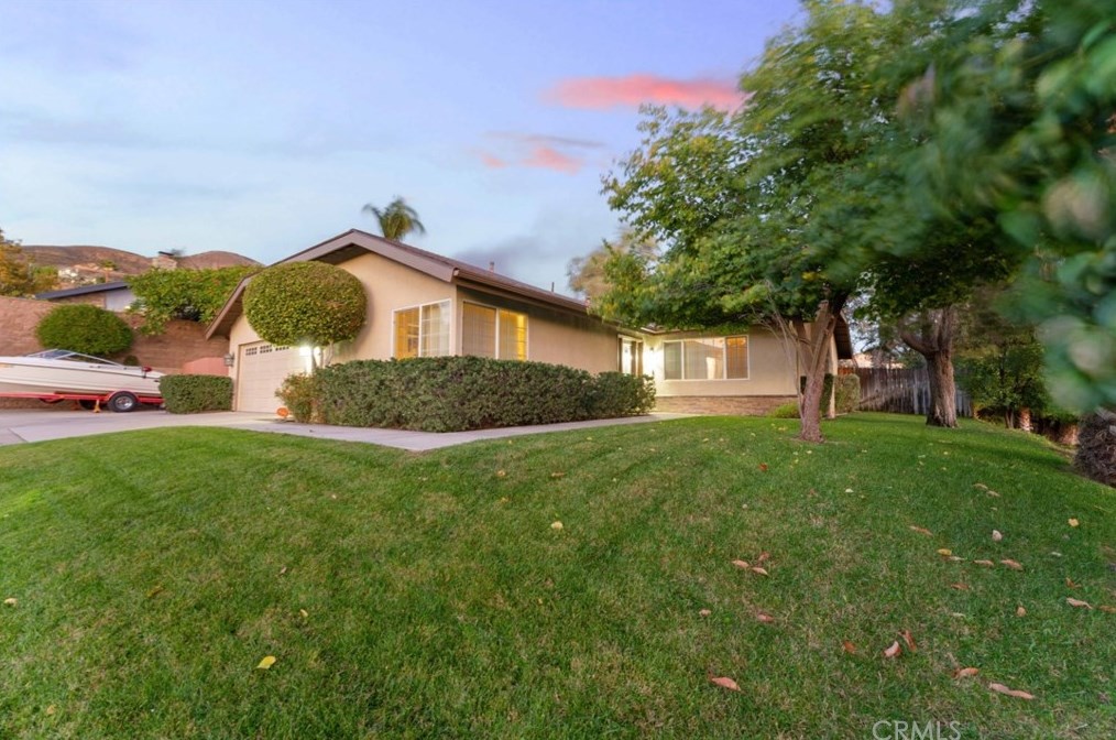 3121 Cactus Cir, Highland, CA 92346-1740