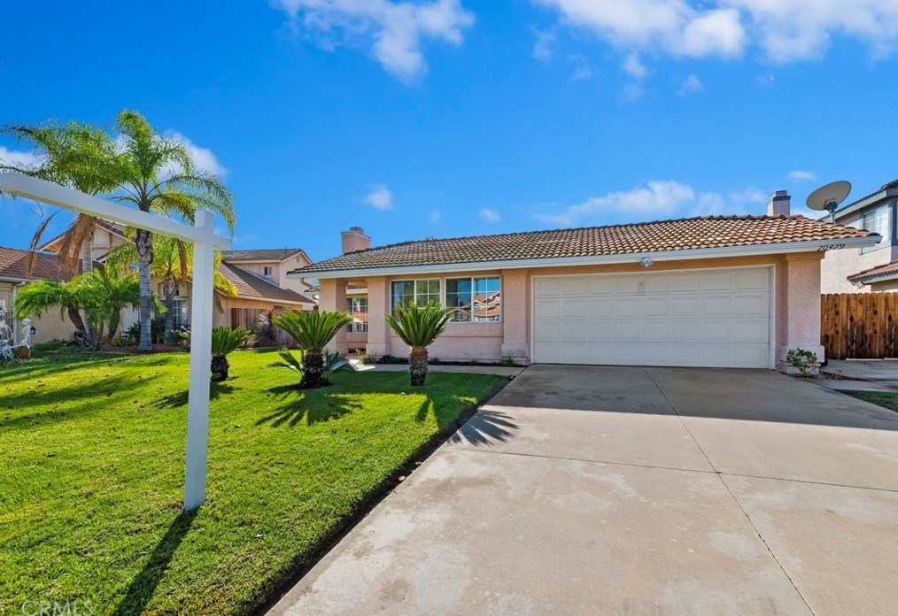 20429 Tobira Ln, Riverside, CA 92508