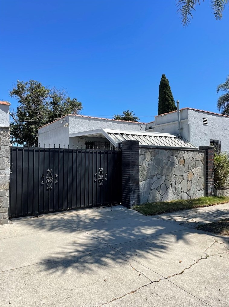 1457 89th St, Los Angeles, CA 90002-1228