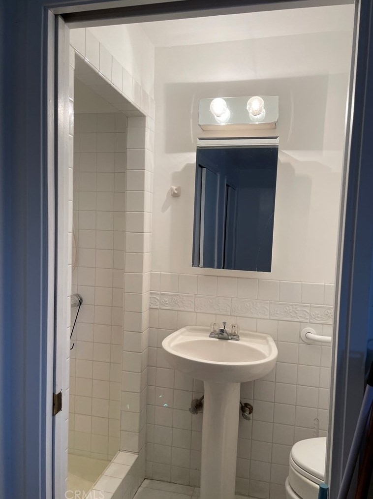 1457 89 St, Los Angeles CA  90003-3507 exterior