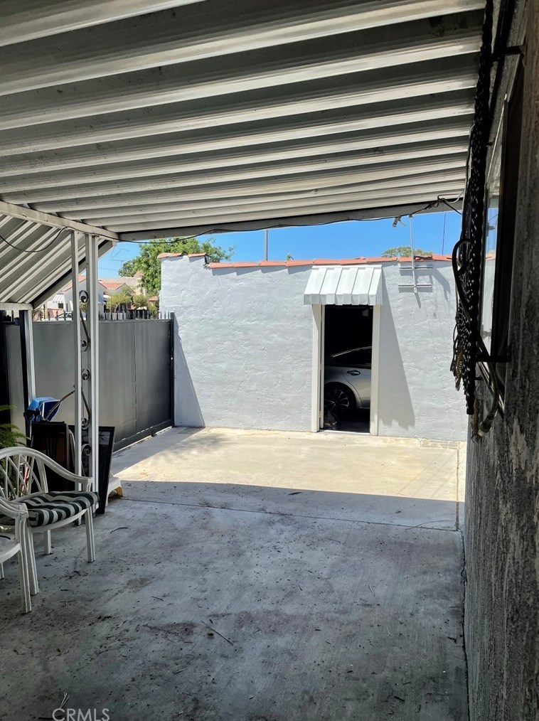 1457 89th St, Los Angeles CA  90002-1228 exterior