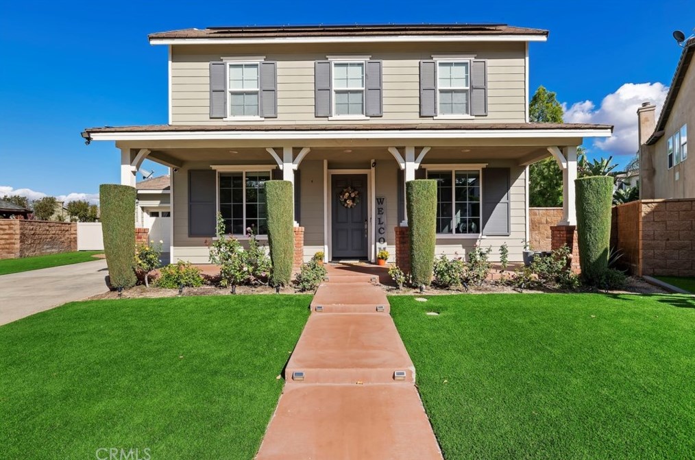 11119 Iris Ct, Corona, CA 92883-3112