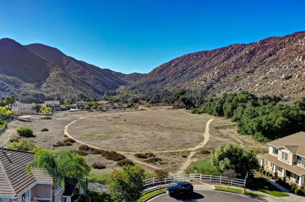 38231 Calle Cipres, Murrieta CA  92562-9348 exterior