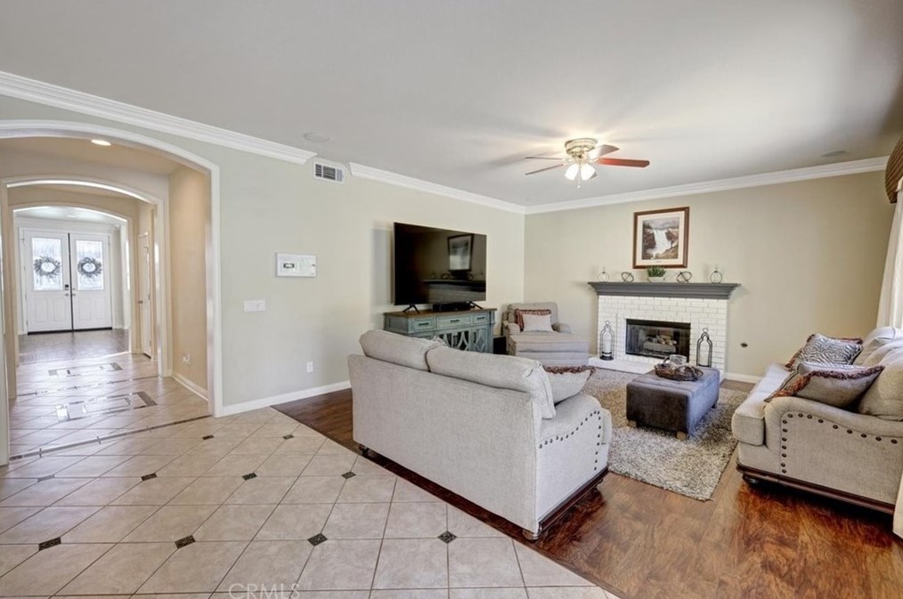 38231 Calle Cipres, Murrieta CA  92562-9348 exterior