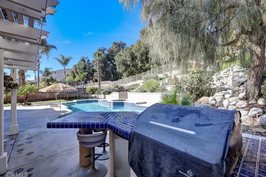 38231 Calle Cipres, Murrieta CA  92562-9348 exterior