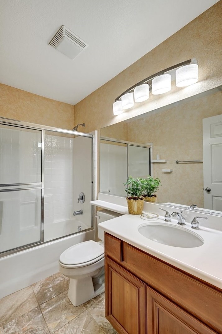 38231 Calle Cipres, Murrieta CA  92562-9348 exterior