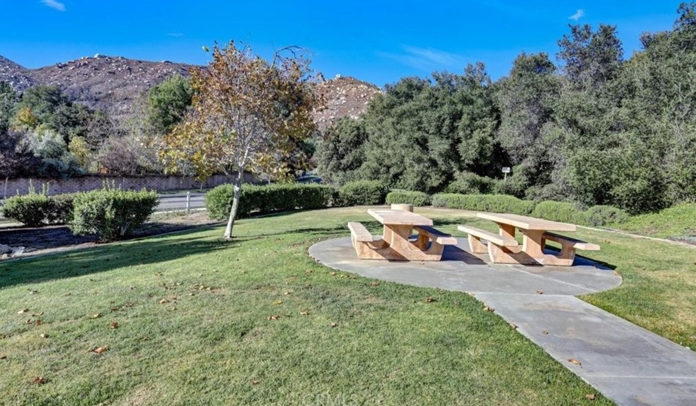 38231 Calle Cipres, Murrieta CA  92562-9348 exterior