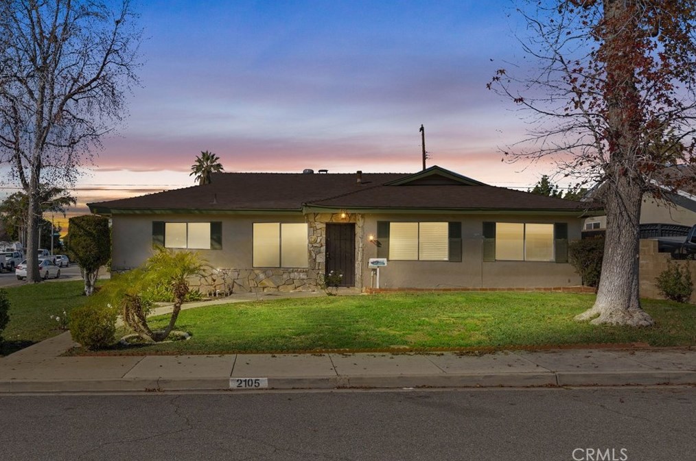 2105 Saticoy St, Pomona, CA 91767-2410