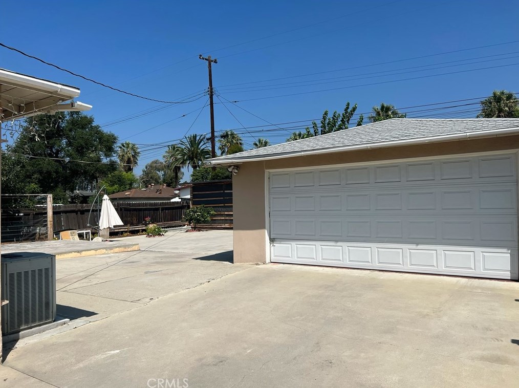 1875 Elaine St, Pomona, CA 91767-3613