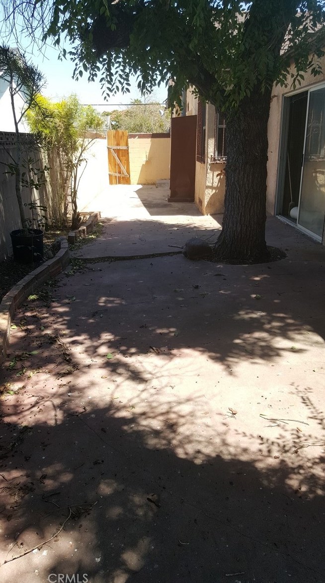 1110 W Poplar St, Compton, CA 90220