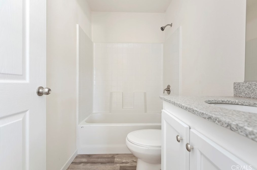 9764 Oasis Rd, Pinon Hills CA  92372 exterior