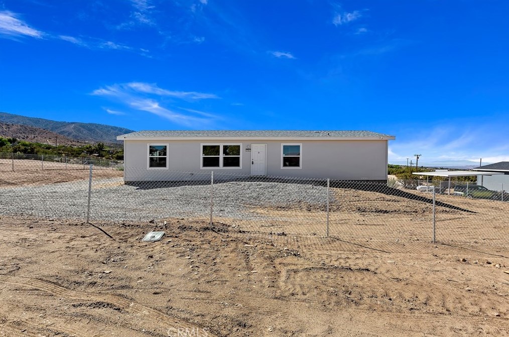 9764 Oasis Rd, Pinon Hills CA  92372 exterior