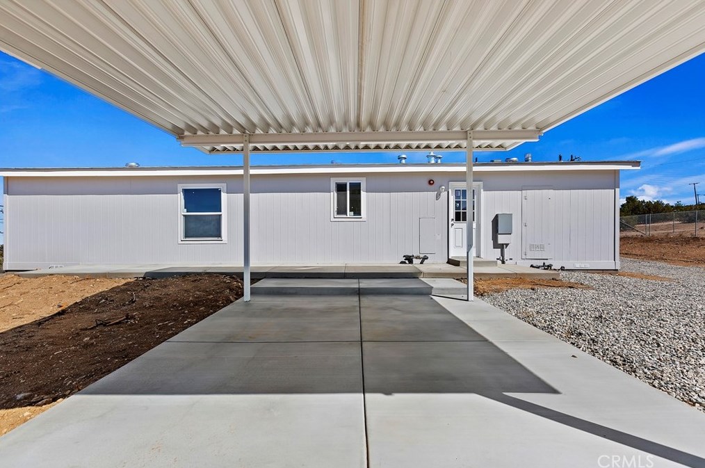 9764 Oasis Rd, Pinon Hills CA  92372 exterior