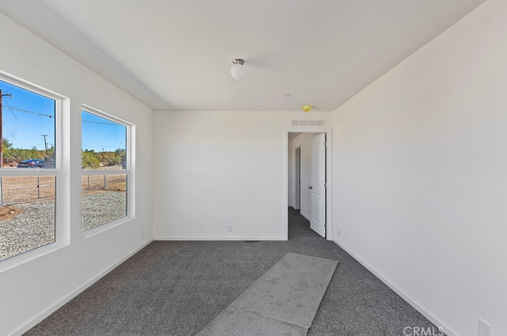 9764 Oasis Rd, Pinon Hills CA  92372 exterior