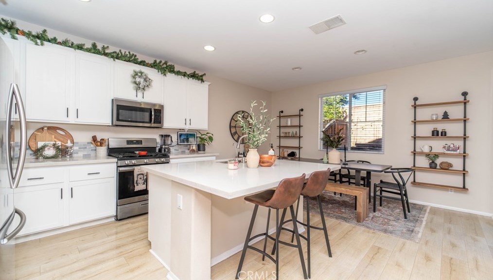 27082 Dolostone Way, Moreno Valley CA  92555-4506 exterior