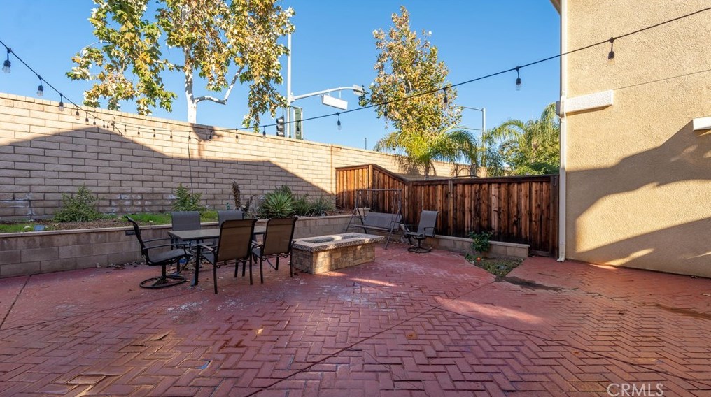 27082 Dolostone Way, Moreno Valley CA  92555-4506 exterior