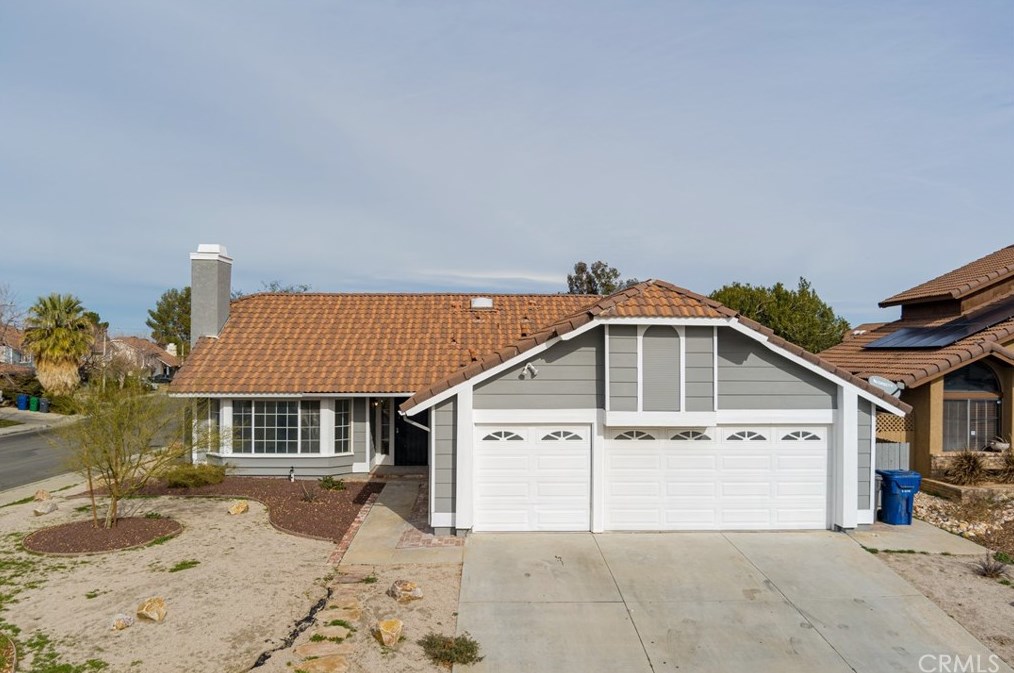 2211 Avenue, Palmdale CA  93551-2339 exterior