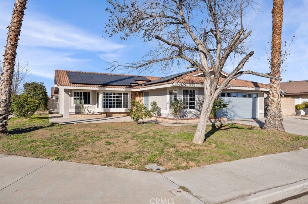 24794 Lorna Dr, Moreno Valley, CA 92553-5881