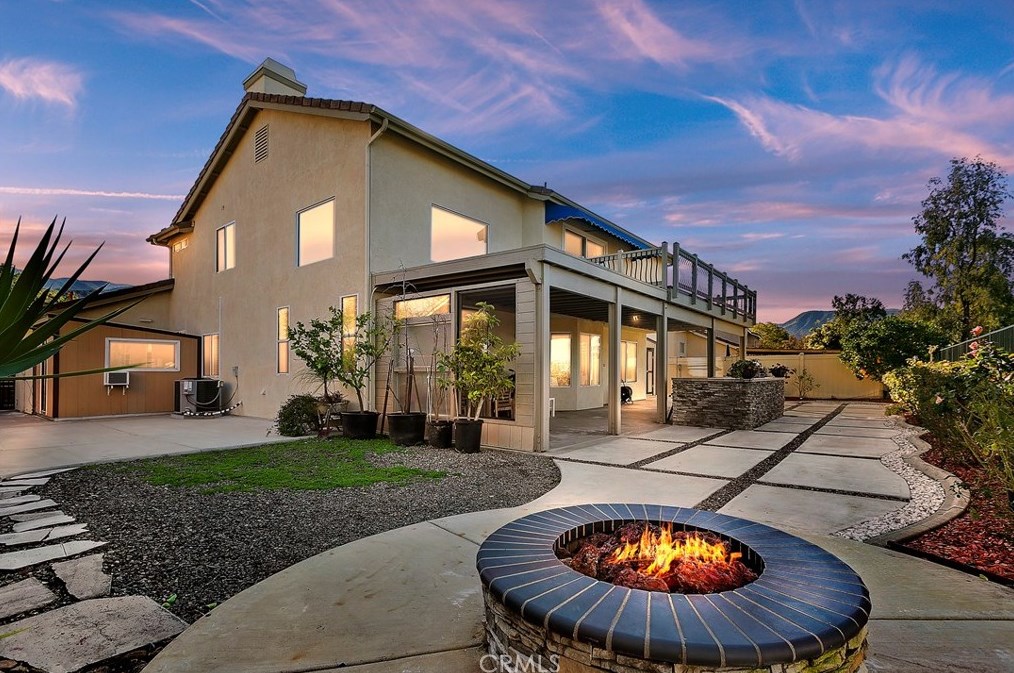 747 Donatello Dr, Corona, CA 92882-6390