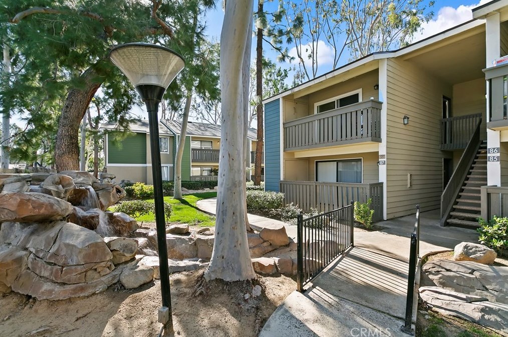 3535 Banbury Dr #88, Riverside, CA 92505