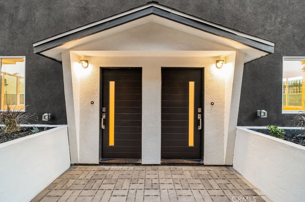 212 24th St, Los Angeles CA  90007-2635 exterior