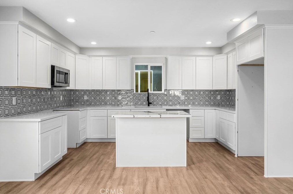 212 24th St, Los Angeles CA  90007-2635 exterior