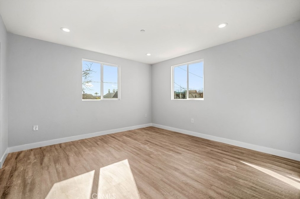 212 24th St, Los Angeles CA  90007-2635 exterior