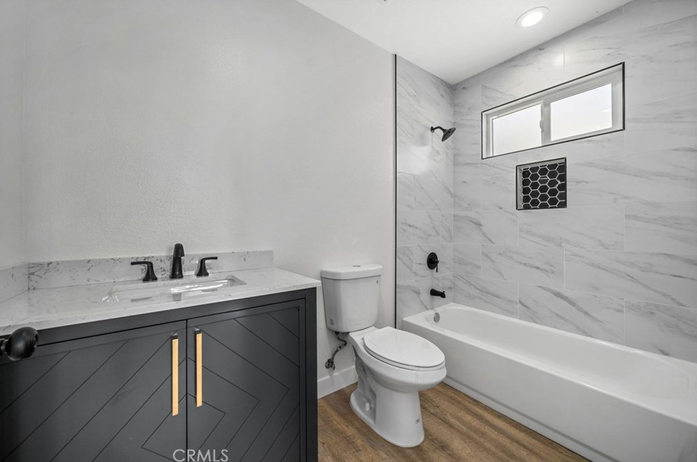 212 24th St, Los Angeles CA  90007-2635 exterior