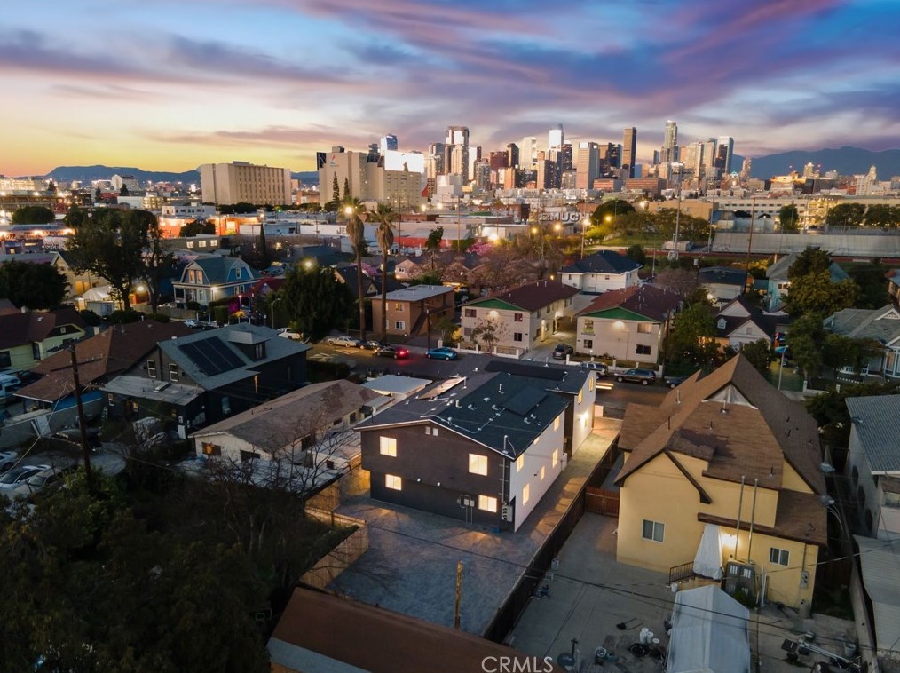212 24th St, Los Angeles CA  90007-2635 exterior