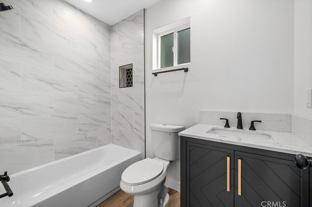 212 24th St, Los Angeles CA  90007-2635 exterior