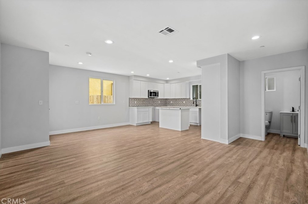 212 24th St, Los Angeles CA  90007-2635 exterior