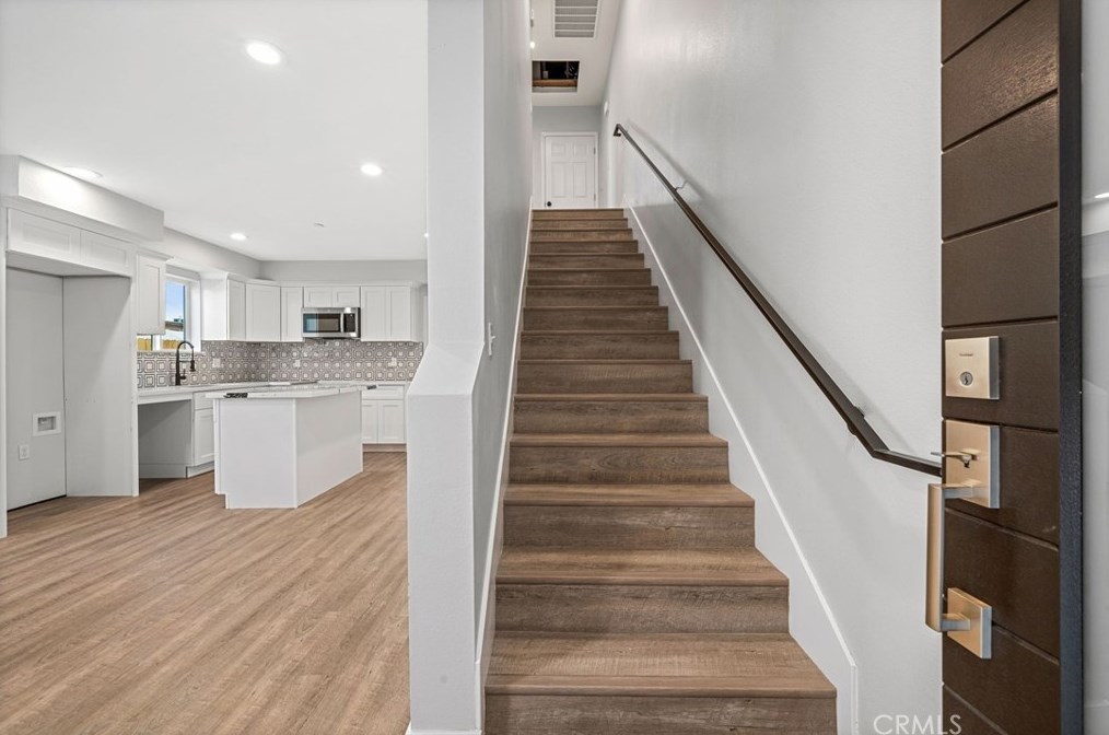 212 24th St, Los Angeles CA  90007-2635 exterior