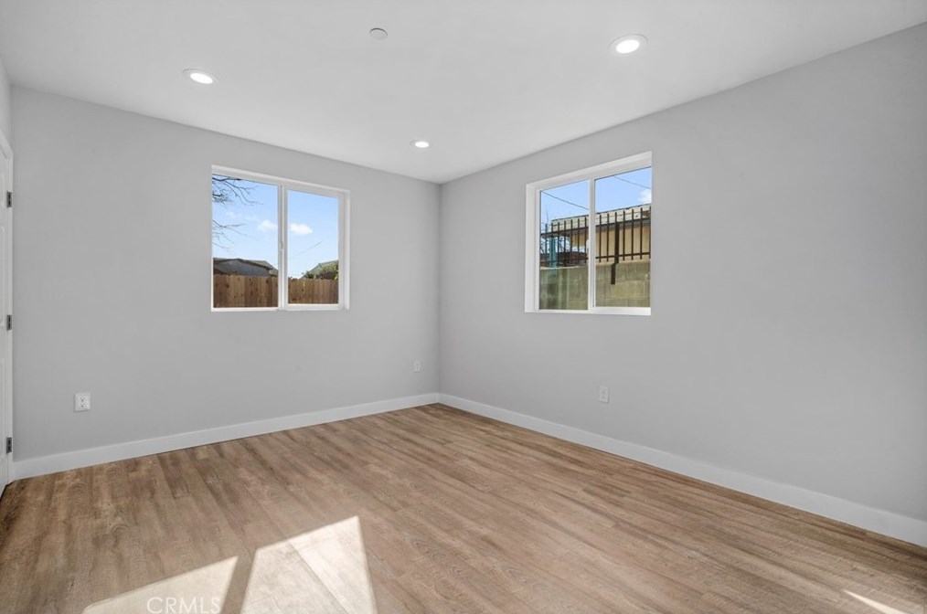212 24th St, Los Angeles CA  90007-2635 exterior