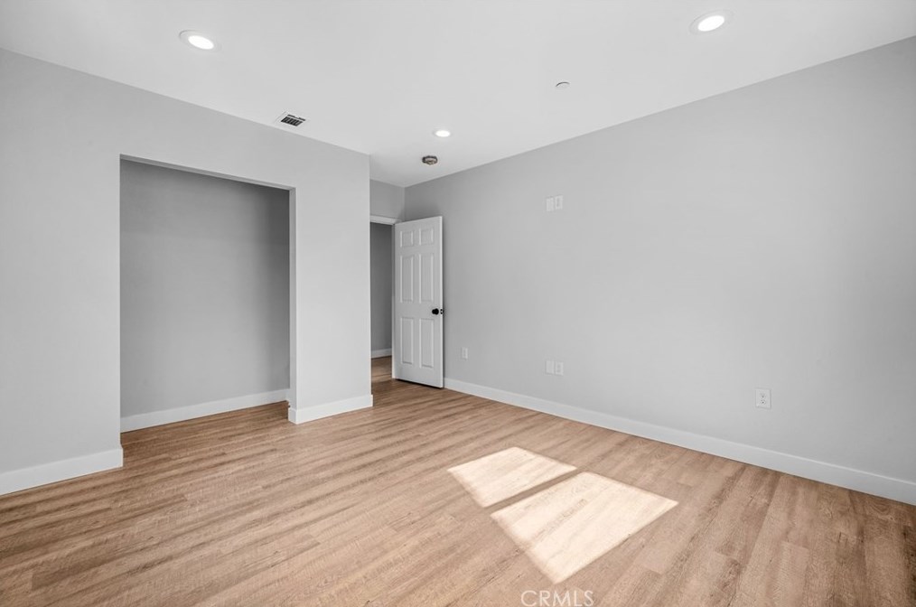 212 24th St, Los Angeles CA  90007-2635 exterior