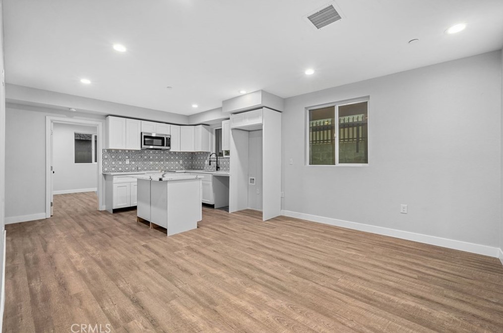 212 24th St, Los Angeles CA  90007-2635 exterior