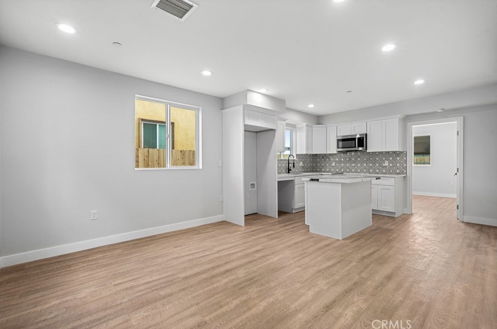 212 24th St, Los Angeles CA  90007-2635 exterior