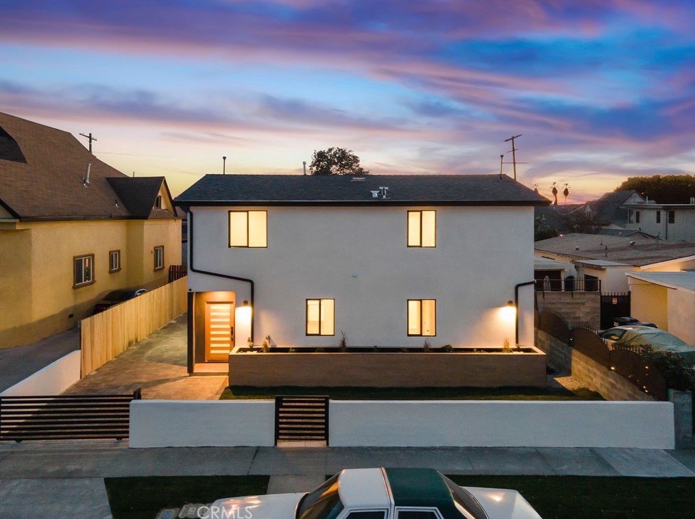 212 24th St, Los Angeles CA  90007-2635 exterior