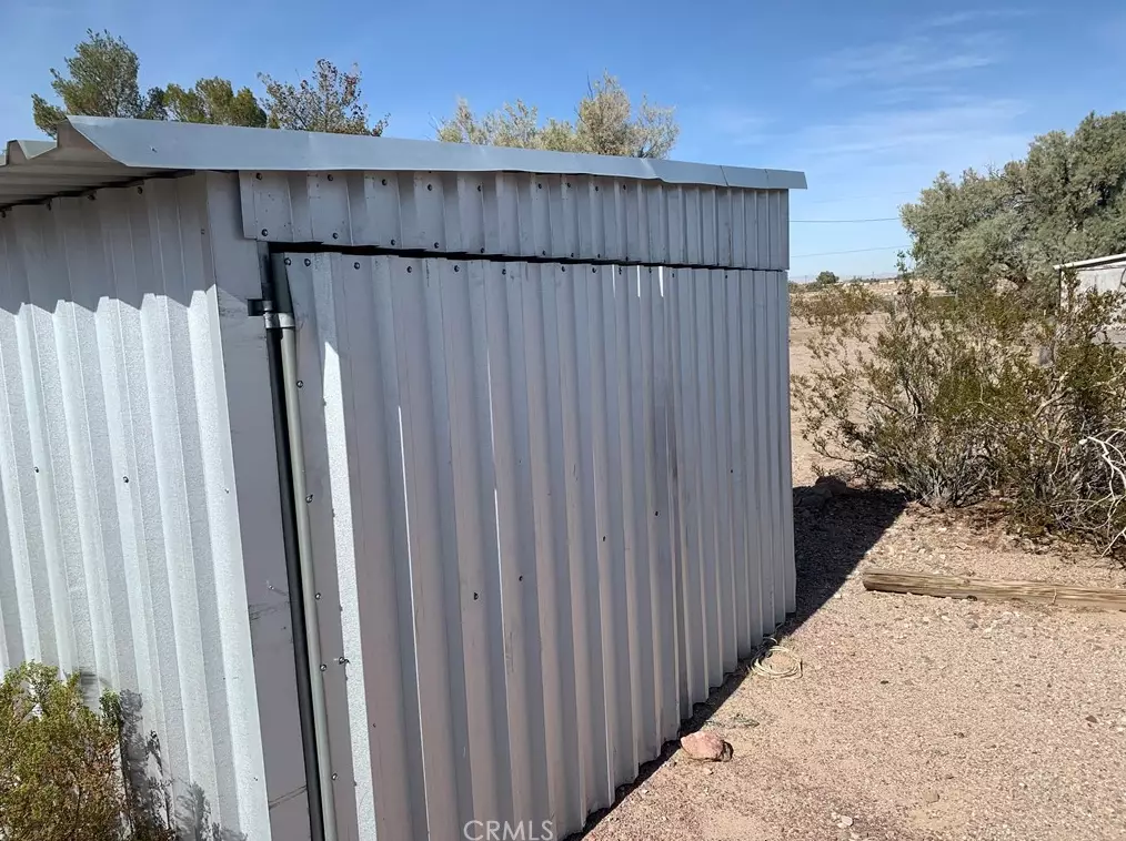 46699 Magney Ln, Newberry Springs CA  92365-9703 exterior