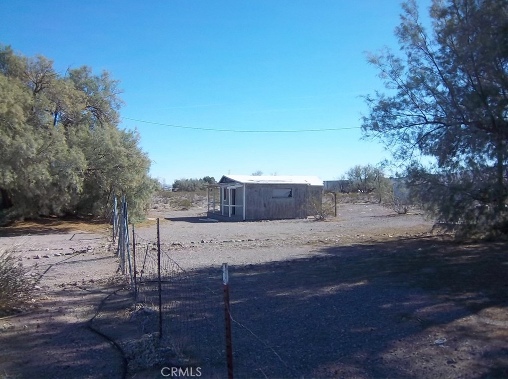46699 Magney Ln, Newberry Springs CA  92365-9703 exterior