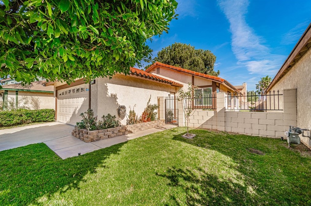 1420 Coral Tree Rd, Colton, CA 92324
