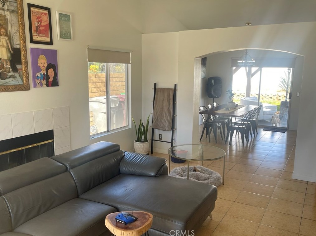 1002 Shelby St, Beaumont, CA 92223
