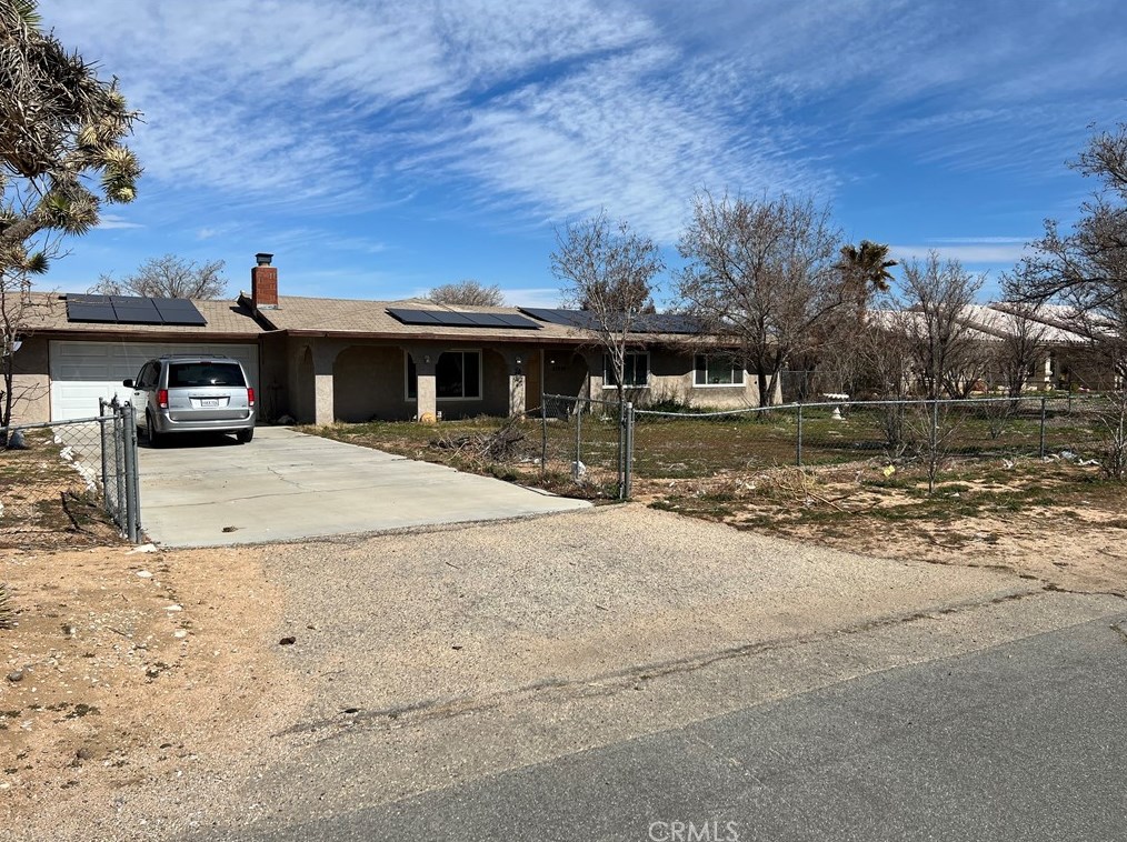 21824 Sioux Rd, Apple Valley, CA 92308-7217