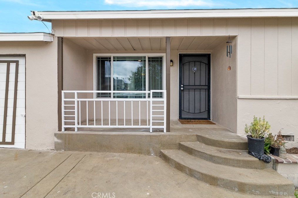 1020 E Davids Rd, Perris, CA 92571