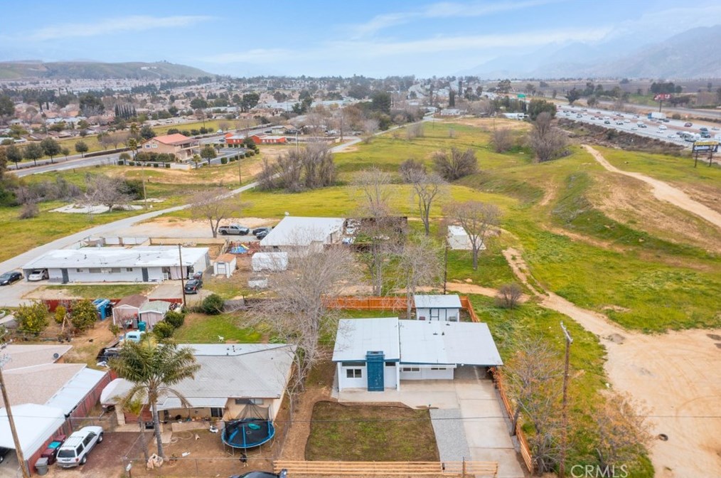 280 Apex Ave, Banning CA  92220-3017 exterior