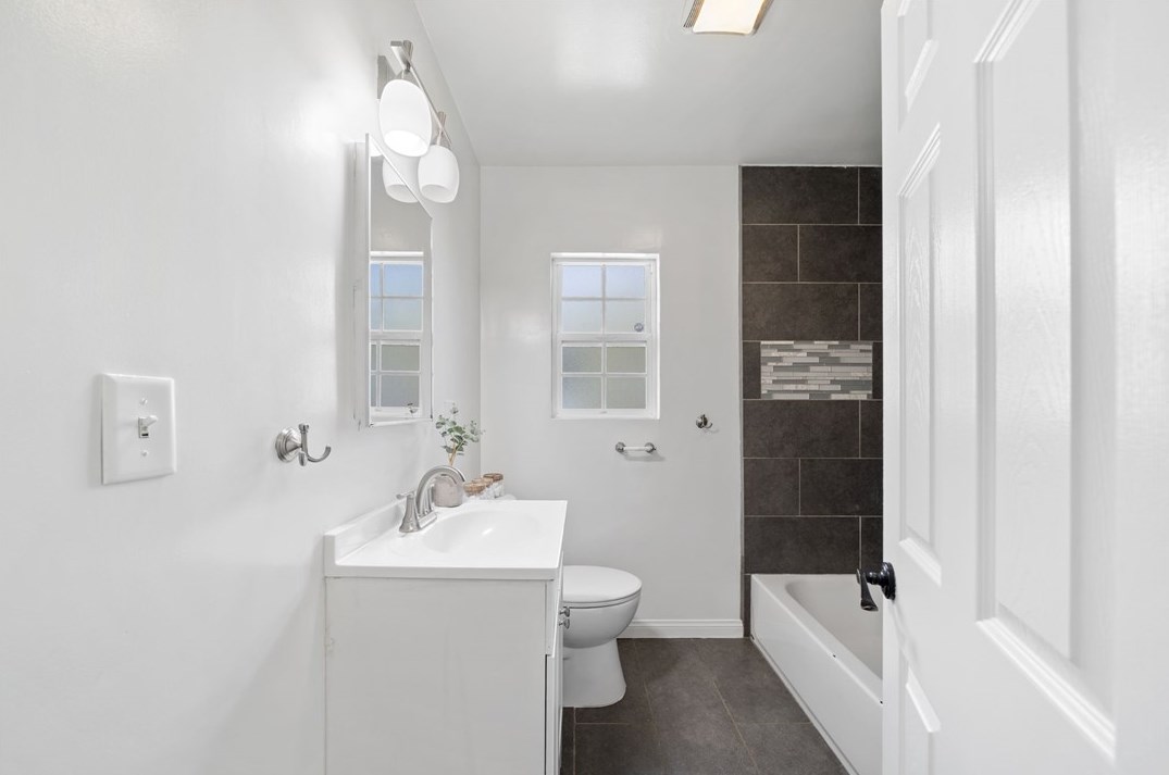 15210 Domart Ave, Norwalk CA  90650-5308 exterior