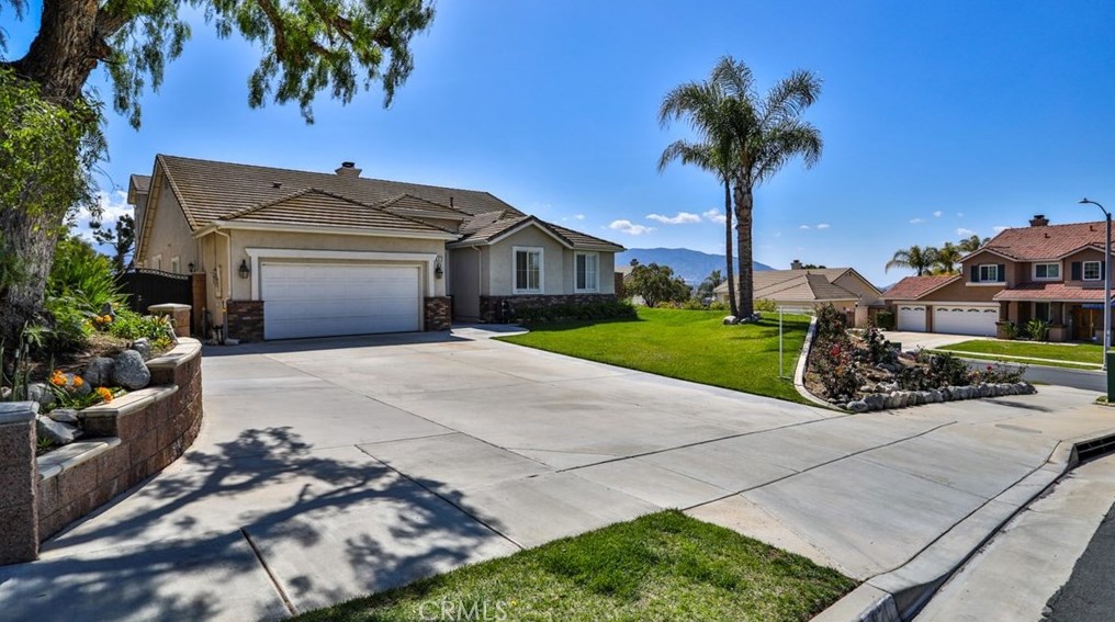 870 Via Blairo, Corona, CA 92879-8245