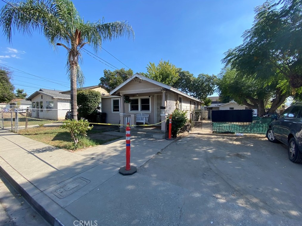 968 12th St, Pomona, CA 91766-2835