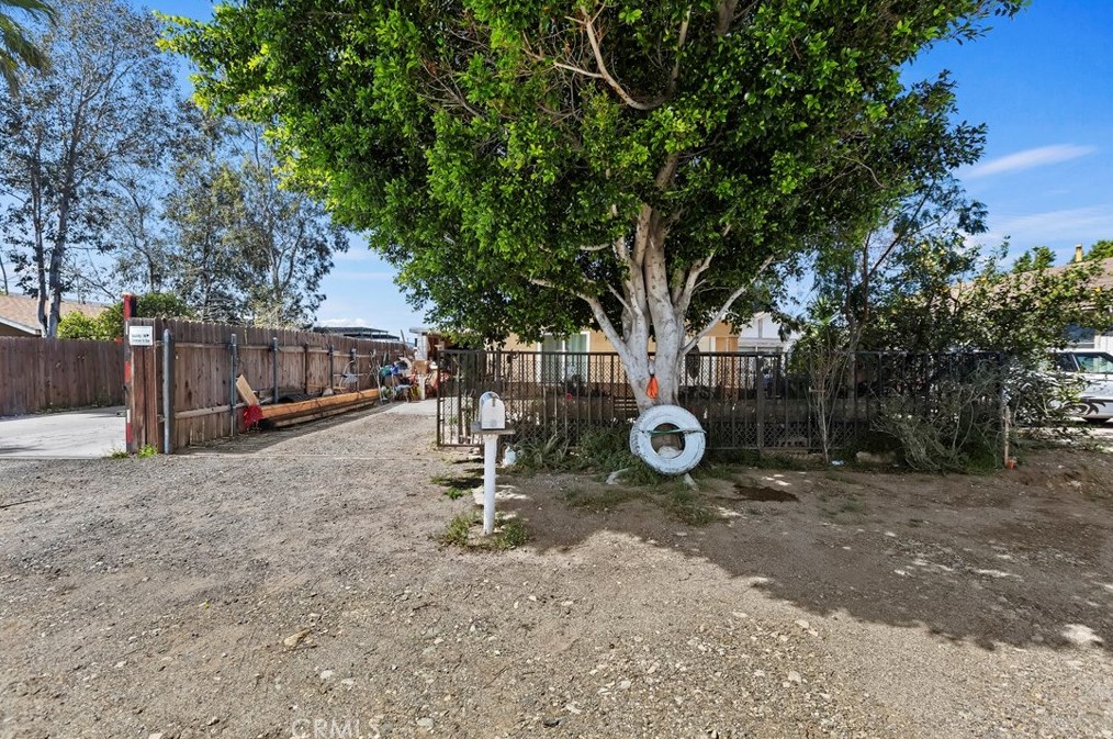 10018 Beech Ave, Fontana, CA 92335-6304