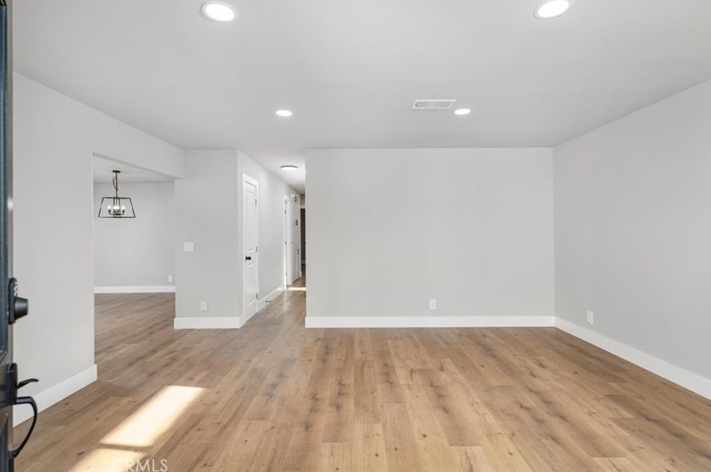 733 74th St, Los Angeles CA  90001-2309 exterior