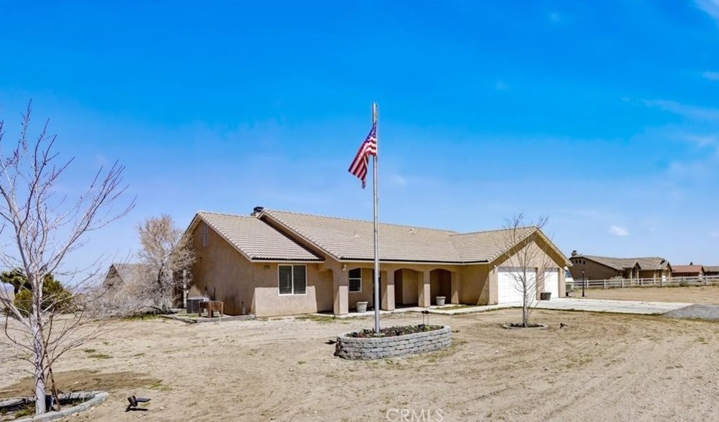 3724 White Fox Trl, Phelan, CA 92371-4524